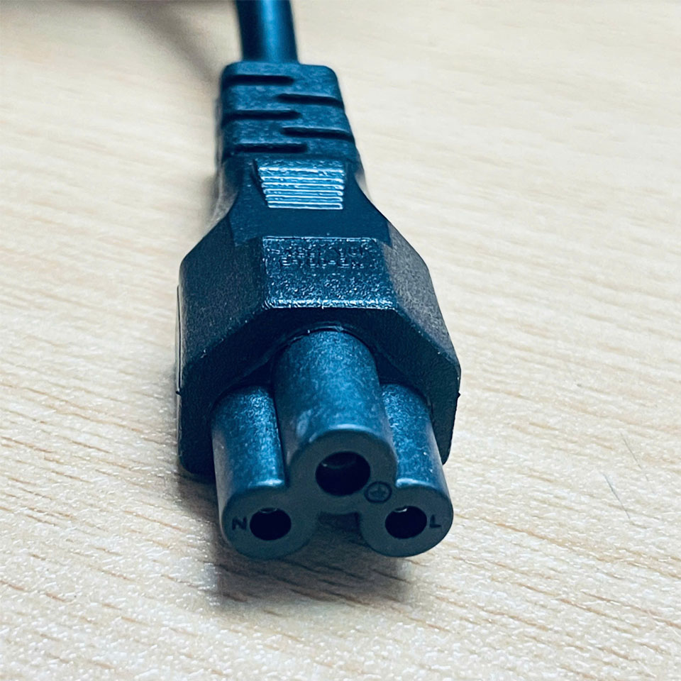 Dây Nguồn 3 Chân 2 Dẹt 1 Tròn NEMA 5-15P to C5 Power Cord NANKE COS102M E248395 XD-0018 10A 125V 3x0.824mm² Length 1.8M