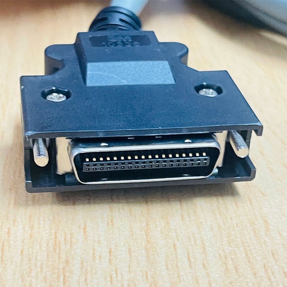 Cáp AIO C6836-2TS-V1.0.0 Cable SHIN HWA 3M 10336 MDR 36 Pin Male to VHDCI 68 Pin Male Length 2M