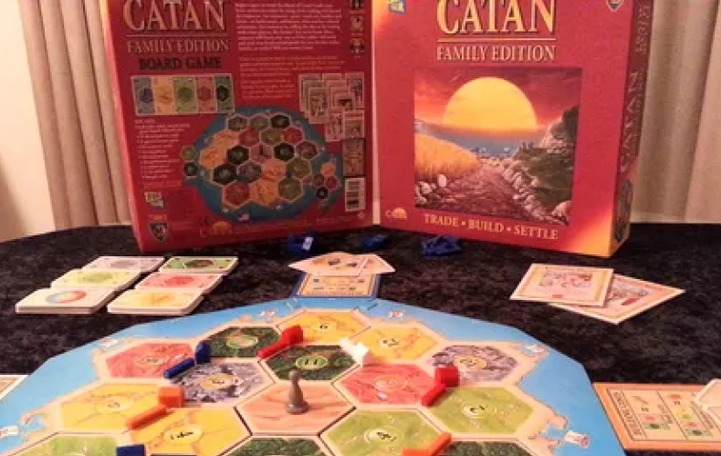 Khám Phá Hòn Đảo Catan Cùng Gia Đình: Phiên Bản Dễ Chơi, Vui Bất Tận!
