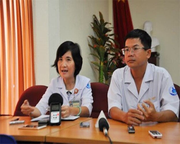 Bác sĩ nhi đồng chia sẻ bí quyết giúp bé tự ăn