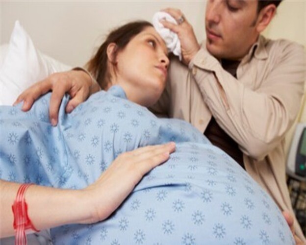 Câu chuyện thú vị của ông bố trẻ đưa vợ đi đẻ