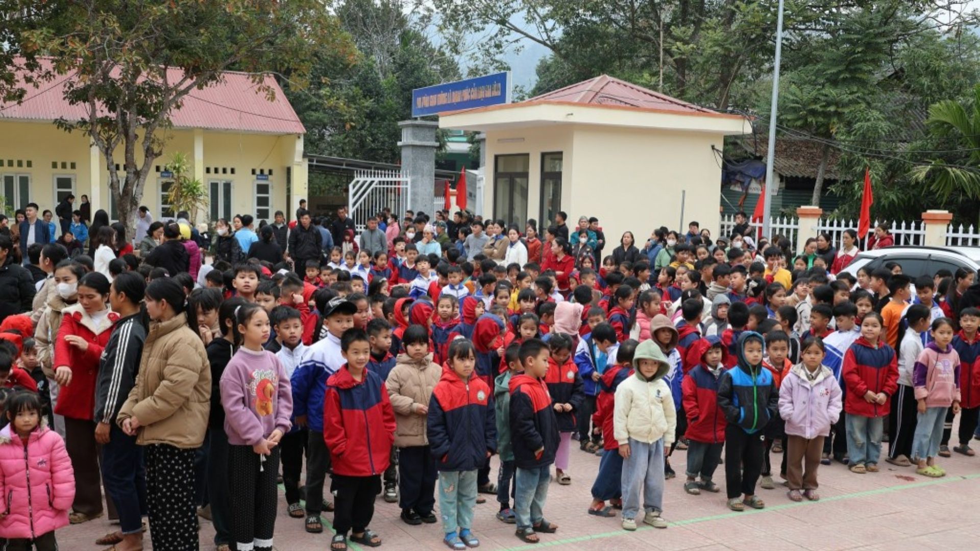 🩺 “TRAO YÊU THƯƠNG – SÁNG BIÊN CƯƠNG”