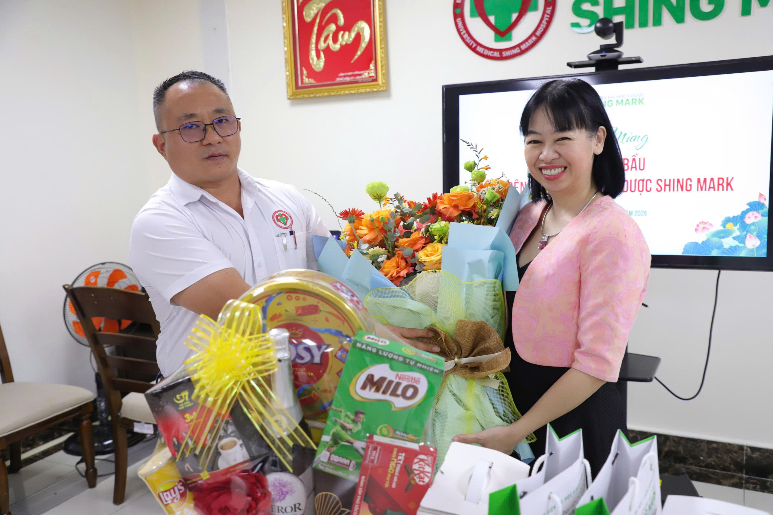 GẶP GỠ GIỮA BGĐ CỘNG ĐỒNG BẦU & BV ĐHYD SHING MARK