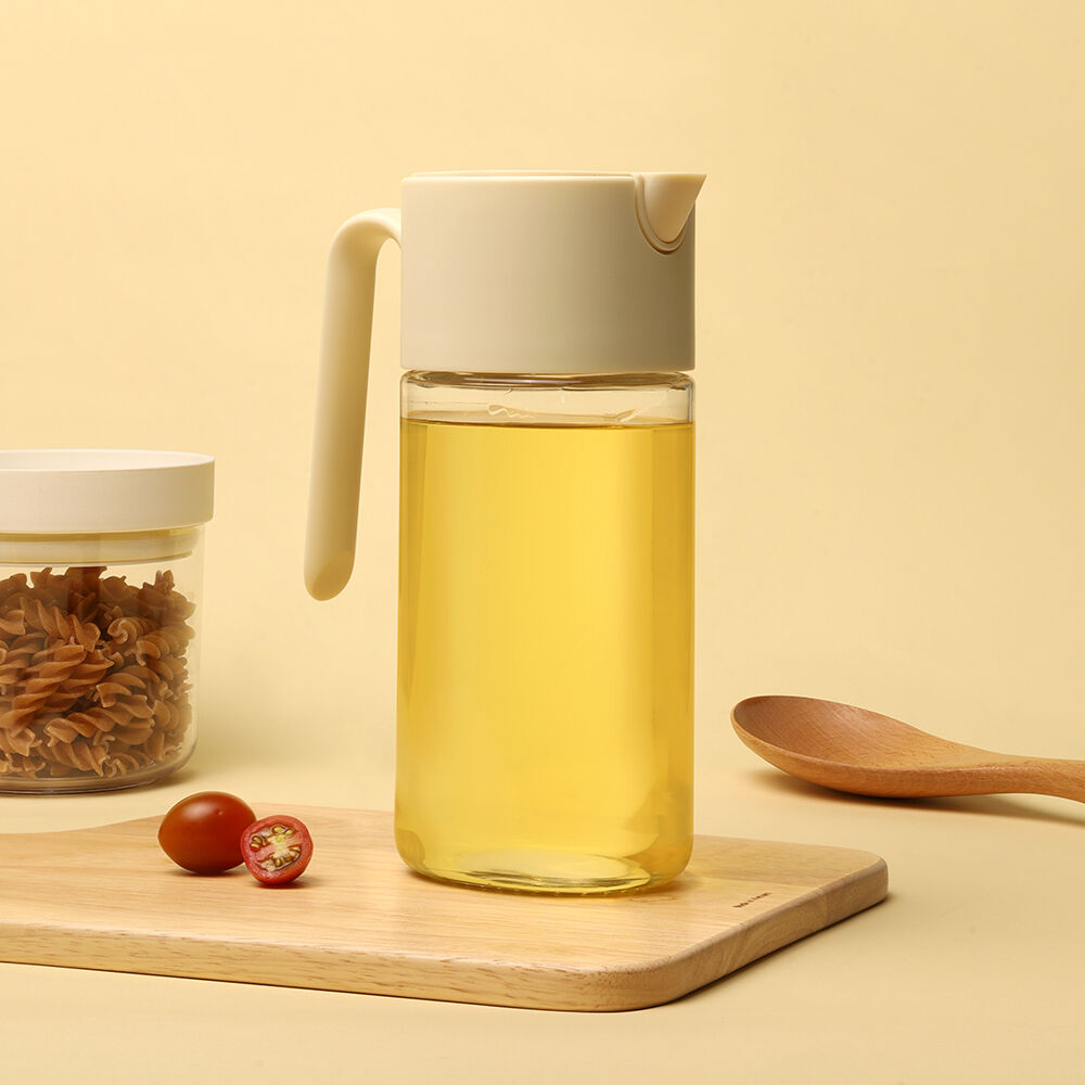 CKO208IVY - Bình đựng dầu LocknLock 550ml - Màu ngà