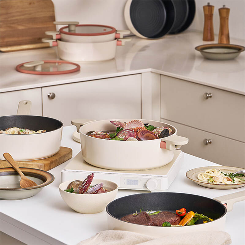 CAC2255IH - Nồi chống dính Suit Bric LocknLock, bằng nhôm, 2 tay cầm, 22 cm - màu ngà