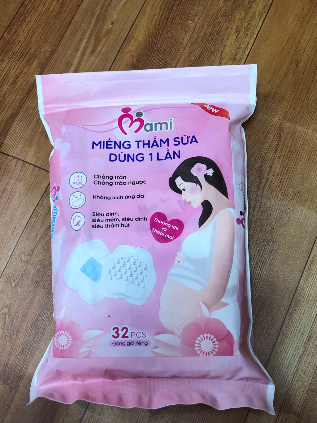 Thấm sữa Mami Care cho mẹ sau sinh