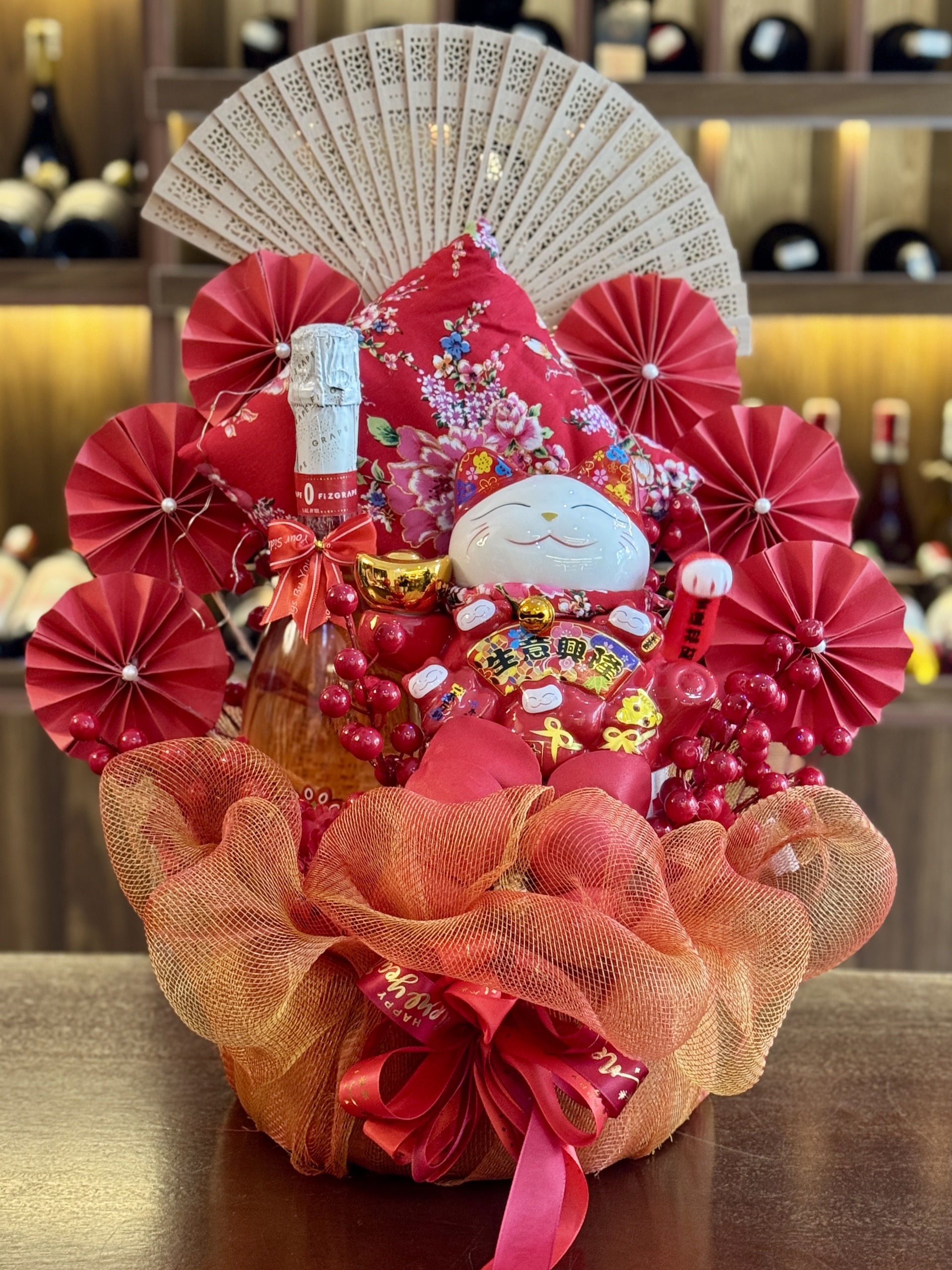 Lẵng quà Mèo may mắn Maneki Neko cỡ Trung