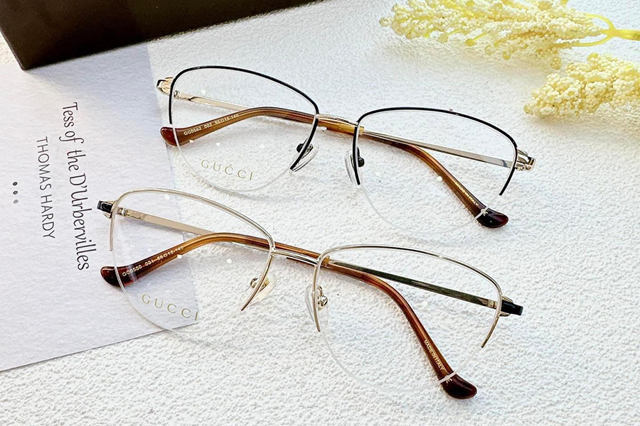 Khám phá và trải nghiệm bộ sưu tập gọng kính cận Gucci