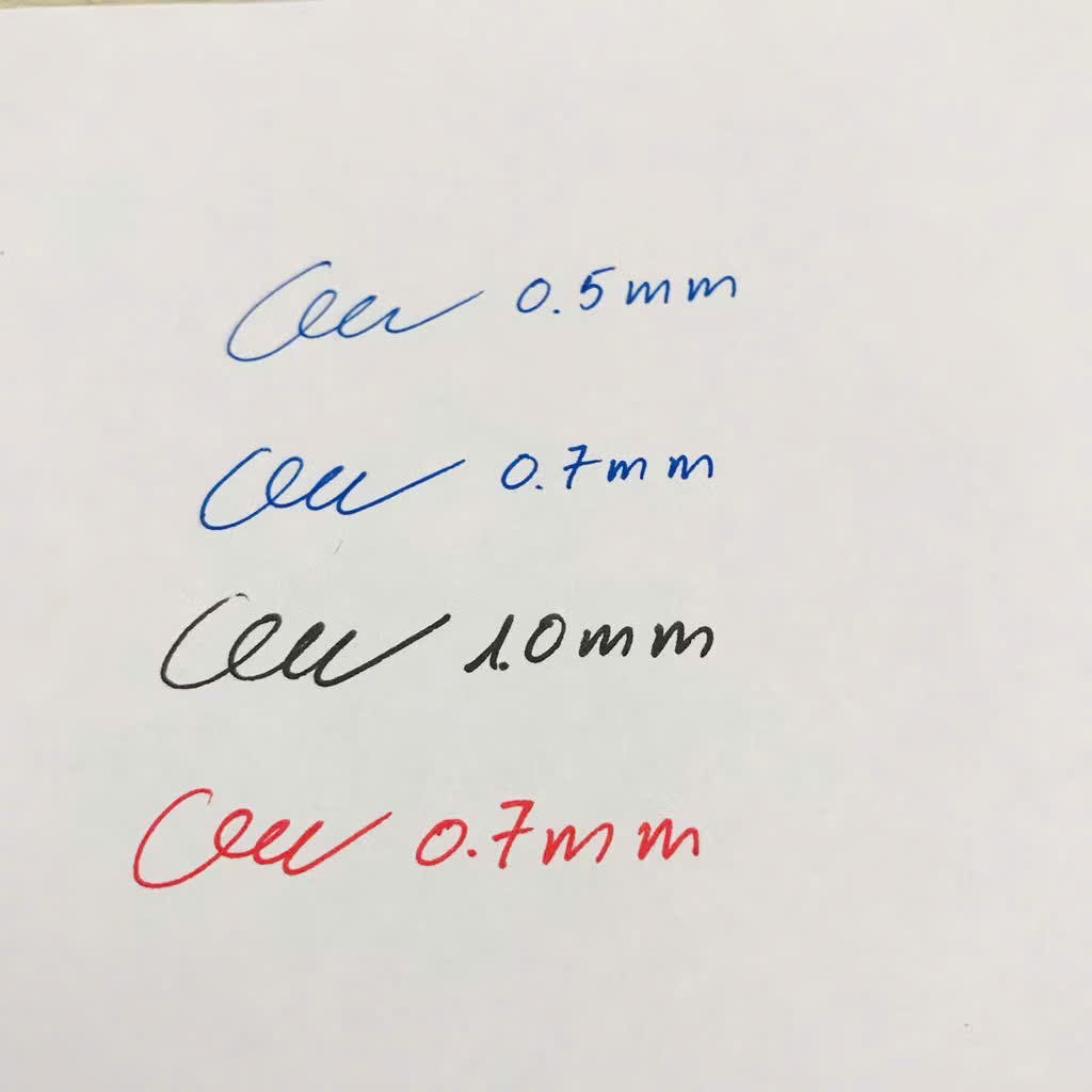 Combo hộp 12 chiếc ruột bút gel Pentel ENERGEL nét 0.5/ 0.7/ 1.0mm, màu mực xanh/ đỏ/ đen/ tím