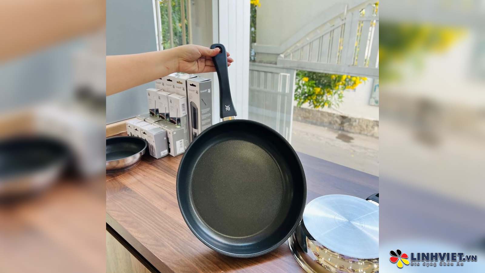 Chảo chống dính WMF platinum 28cm 0733686299