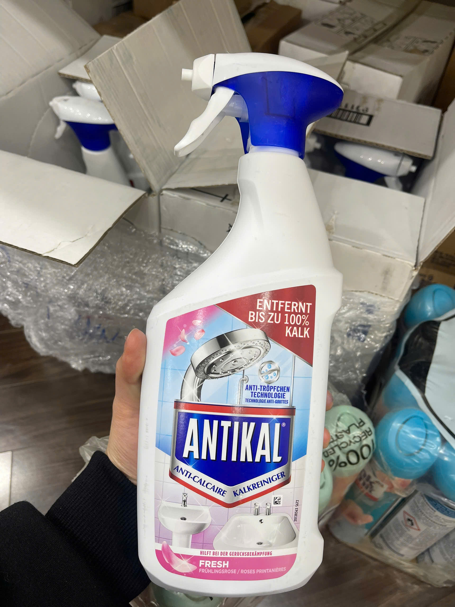 Dung dịch xịt tẩy rửa Antikal Febrezeduft 700ml