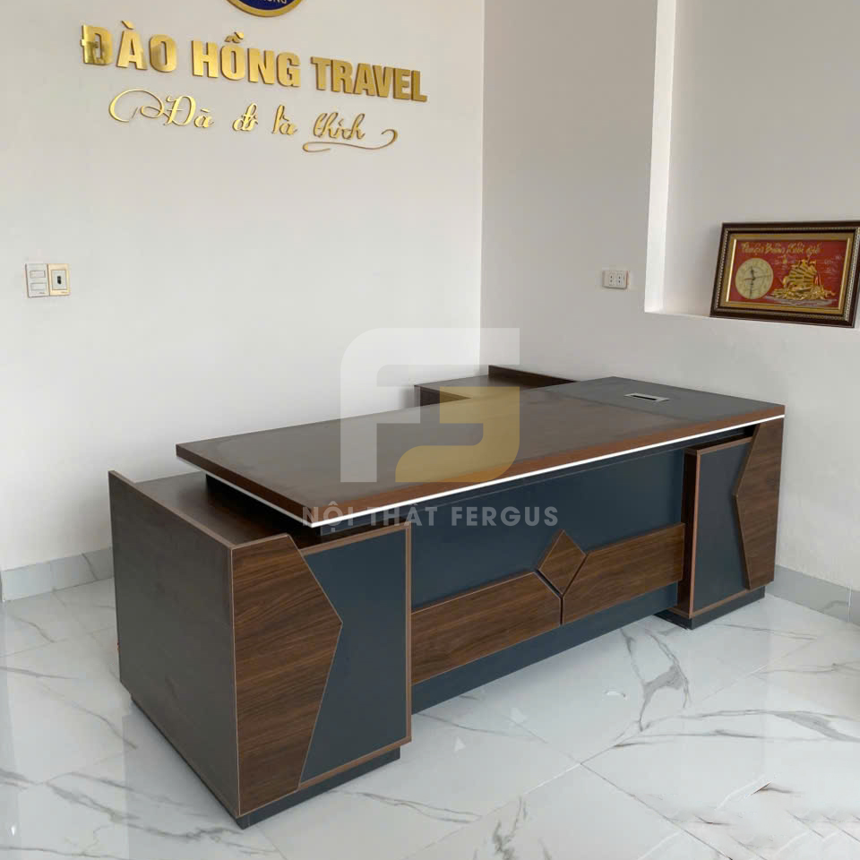 Nghiệm thu Bàn giám đốc cao cấp FGBGD077 cho Công ty Du lịch Đào Hồng tại Phủ Lý Hà Nam