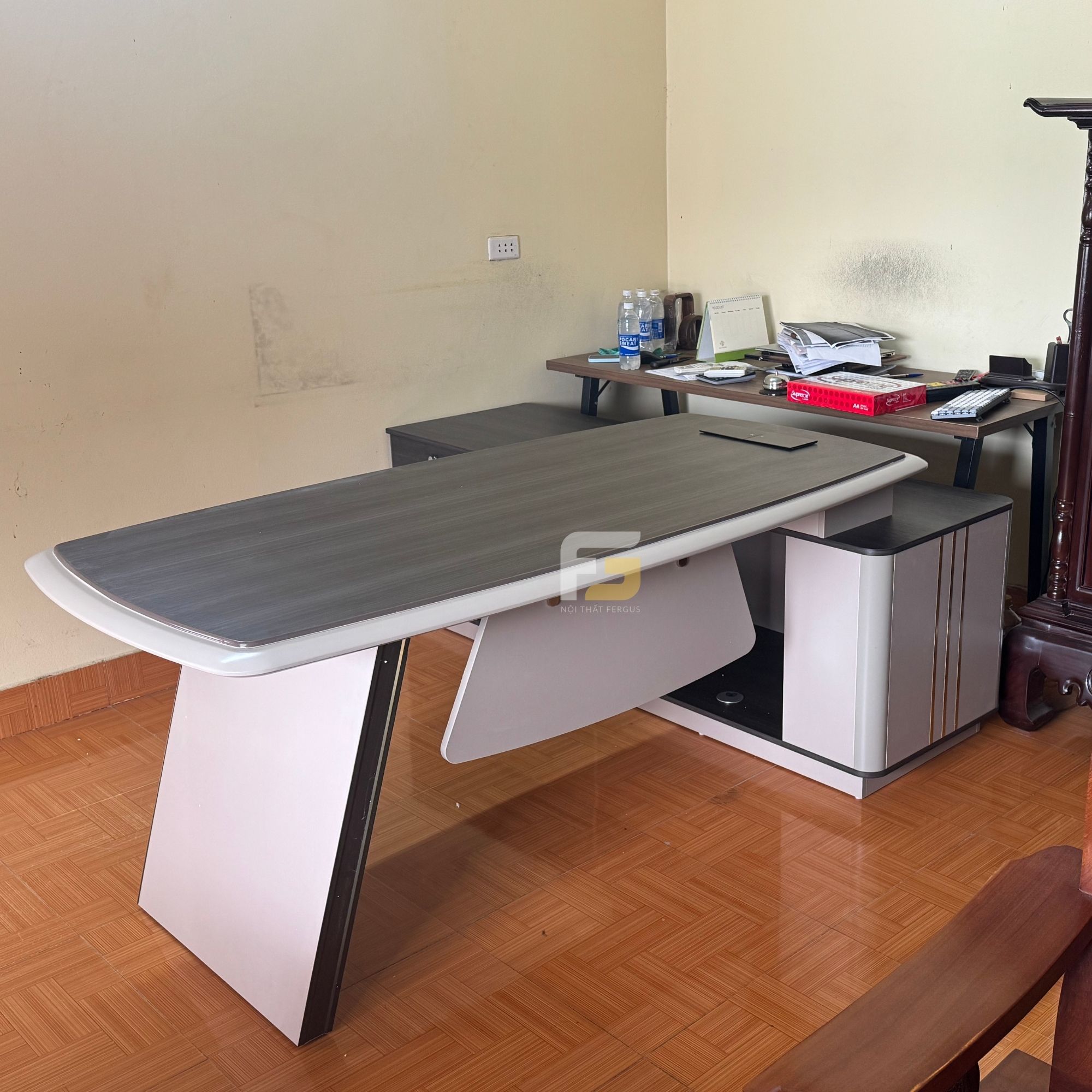 Bàn Giám Đốc Nhập Khẩu FGBGDN003