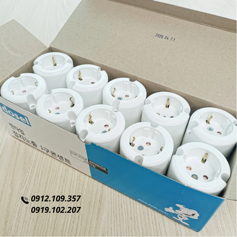 Ổ Cắm Điện Đế Nổi 1 Chấu Hàn Quốc Dosel DC1210 (Hộp 20 Cái)