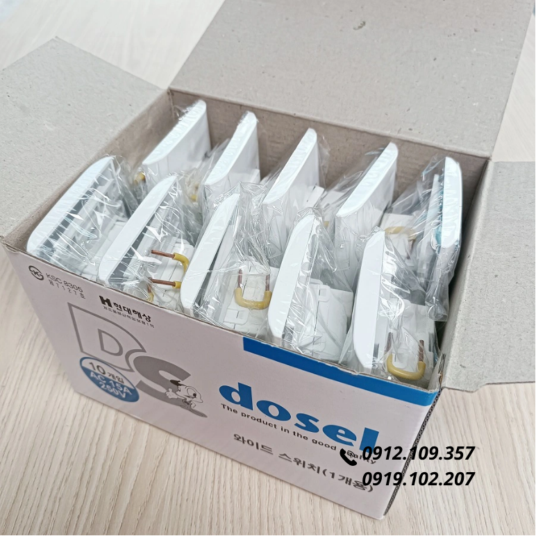 Công Tắc Điện Âm Tường 3 Nút Nhấn Hàn Quốc Dosel DLW2108