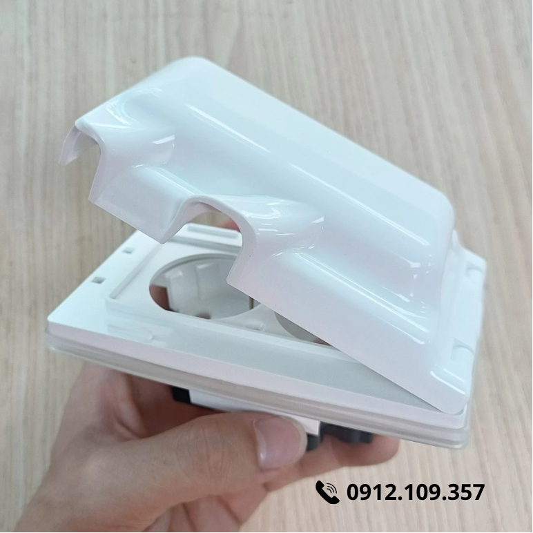 Ổ Cắm Điện Chống Nước Nắp Dọc Hàn Quốc Dosel DC2214