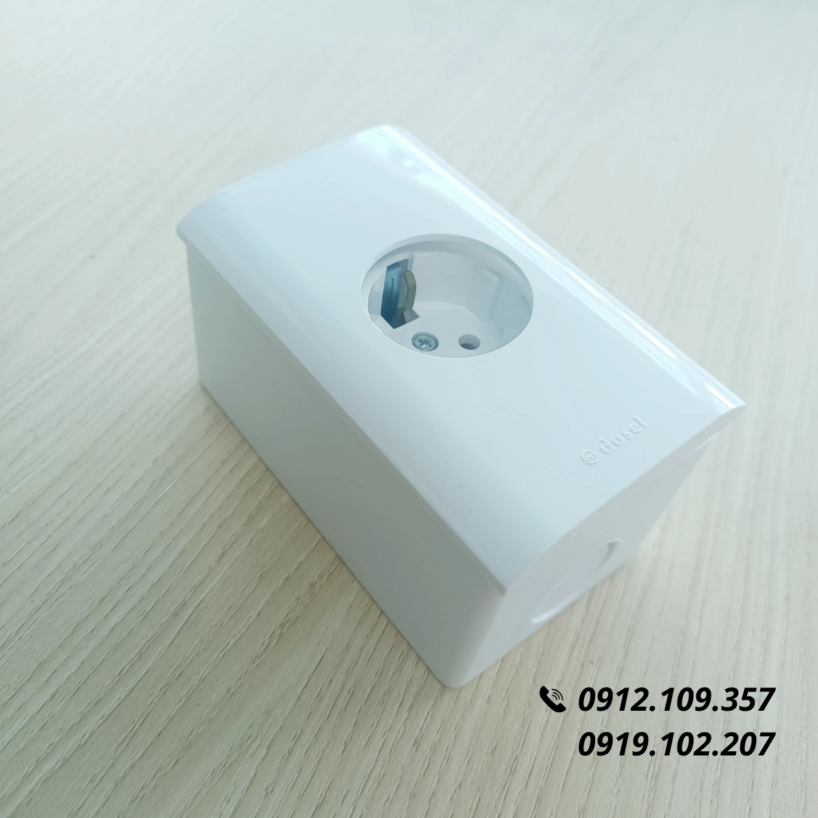 [Combo] Đế Dày Và Ổ Cắm Âm Tường 1 Lỗ Hàn Quốc Dosel