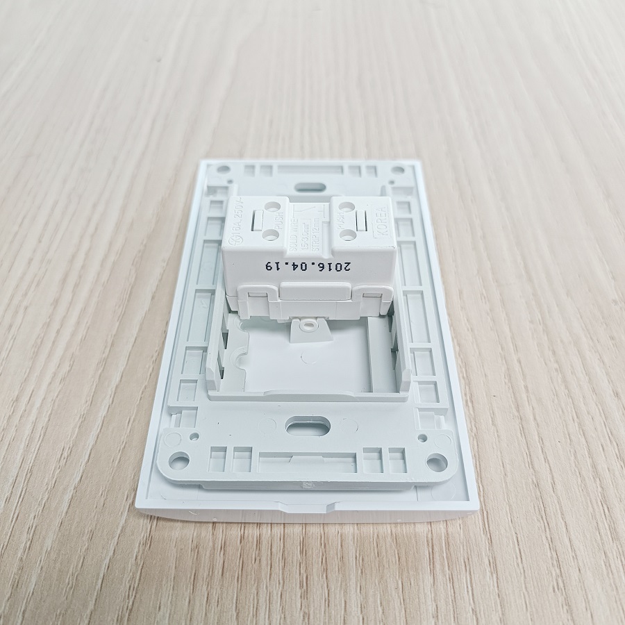 Công Tắc Điện Âm Tường 1 Nút Nhấn Một Chiều Hàn Quốc Dosel DLW2106