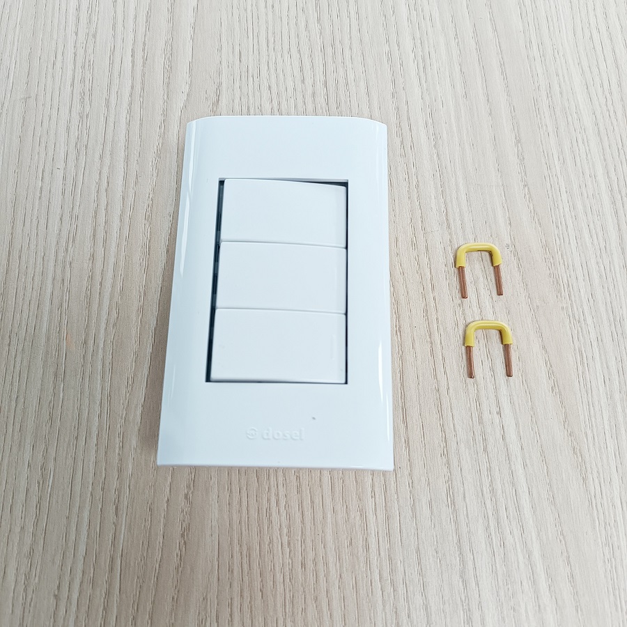 Công Tắc Điện Âm Tường 3 Nút Nhấn Hàn Quốc Dosel DLW2108