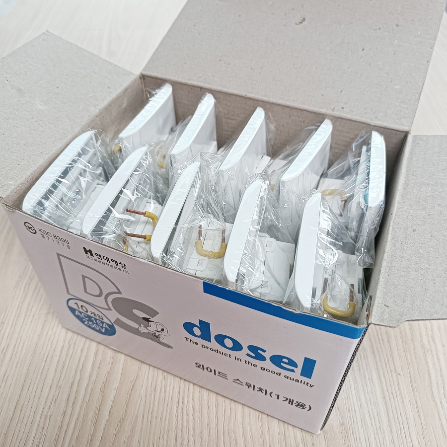 Công Tắc Điện 3 Nút Nhấn Một Chiều Hàn Quốc Dosel DLW2108 (Hộp 10 Cái)