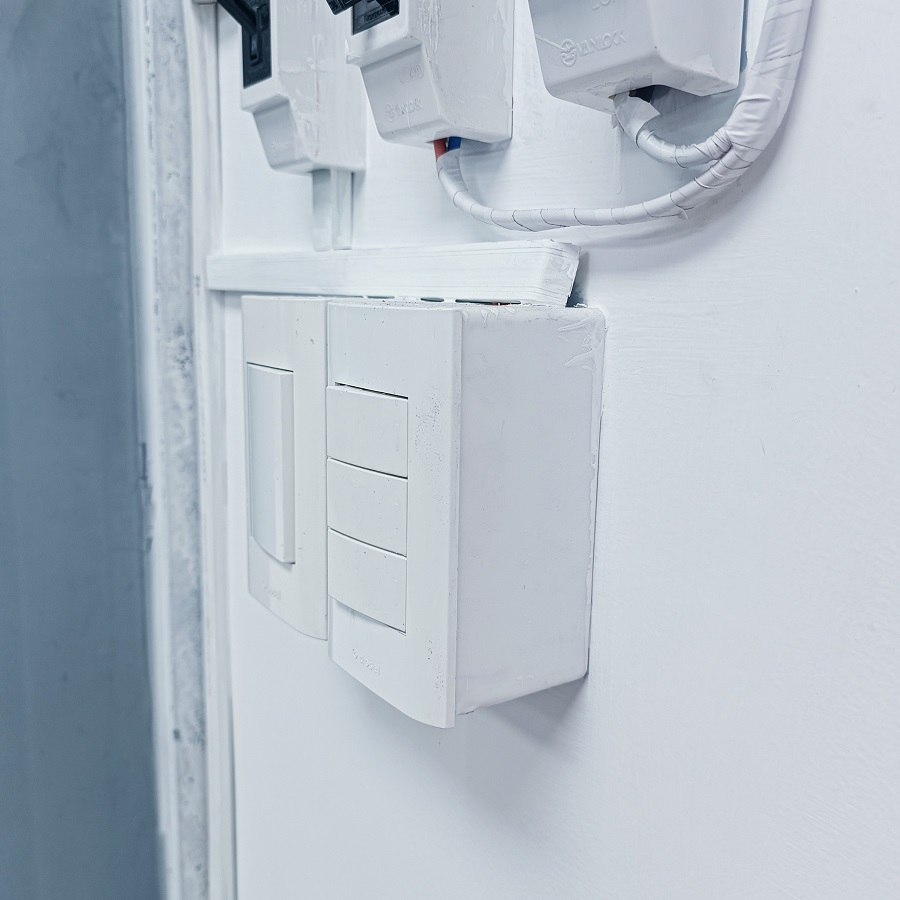 Đế Ổ Cắm Điện Âm Tường Loại Dày 5cm Hàn Quốc Dosel DLC2218