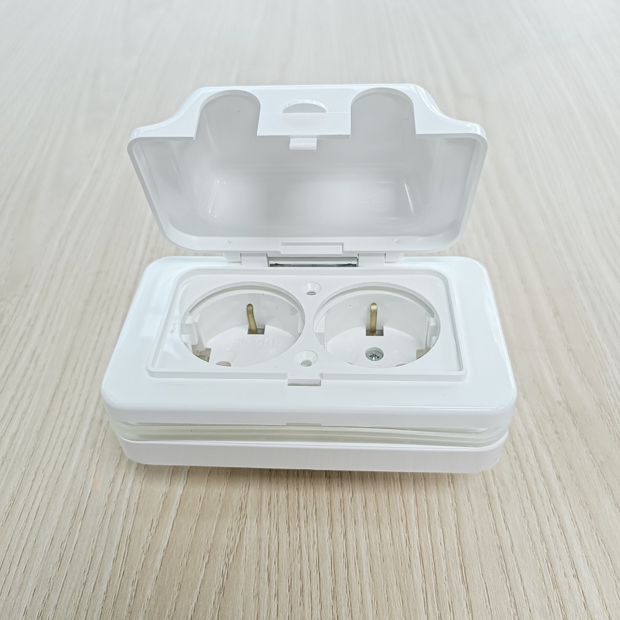 Ổ Cắm Điện Chống Nước Nắp Ngang Hàn Quốc Dosel DC2219 (Hộp 5 Cái)