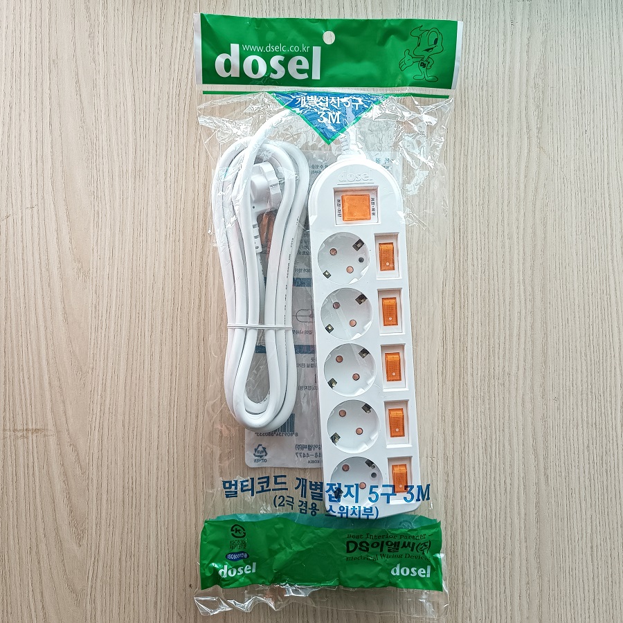 Ổ Cắm Điện Hàn Quốc 5 Lỗ 6 Công Tắc Dosel DM2225