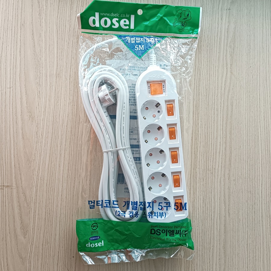 Ổ Cắm Điện Hàn Quốc 5 Lỗ 6 Công Tắc Dosel DM2225
