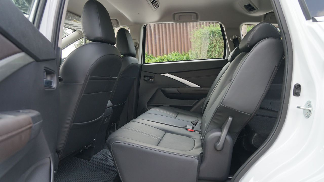 Ha Noi City Tour ( 8 hour ) - Private 7 SEAT car