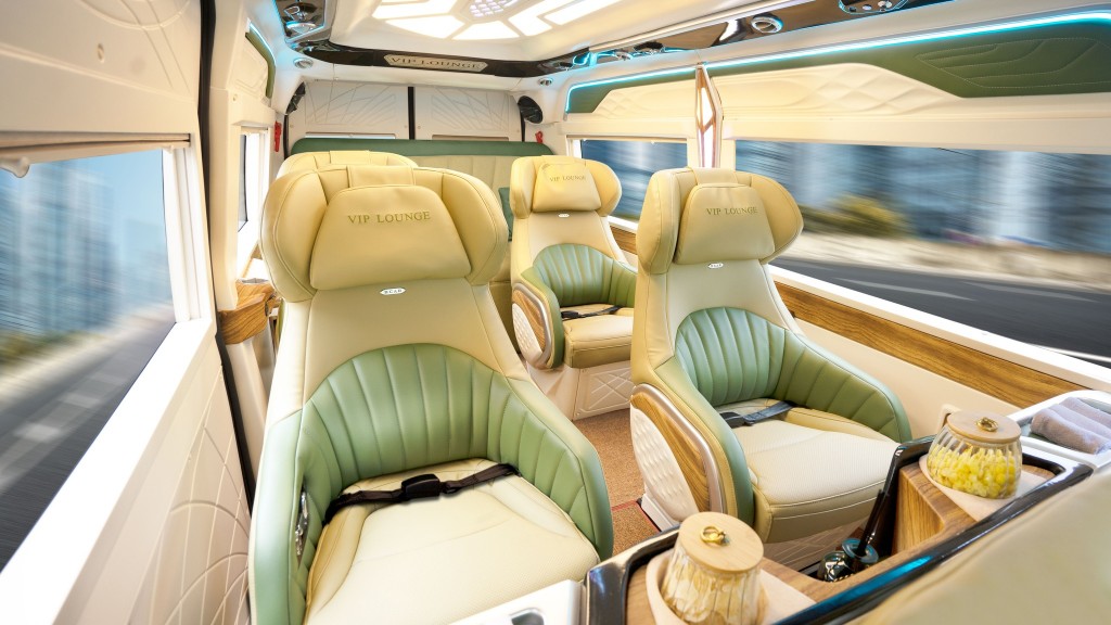 Phoenix Golf Resort Transfer from Hanoi- PRIVATE CAR & LIMOSINE