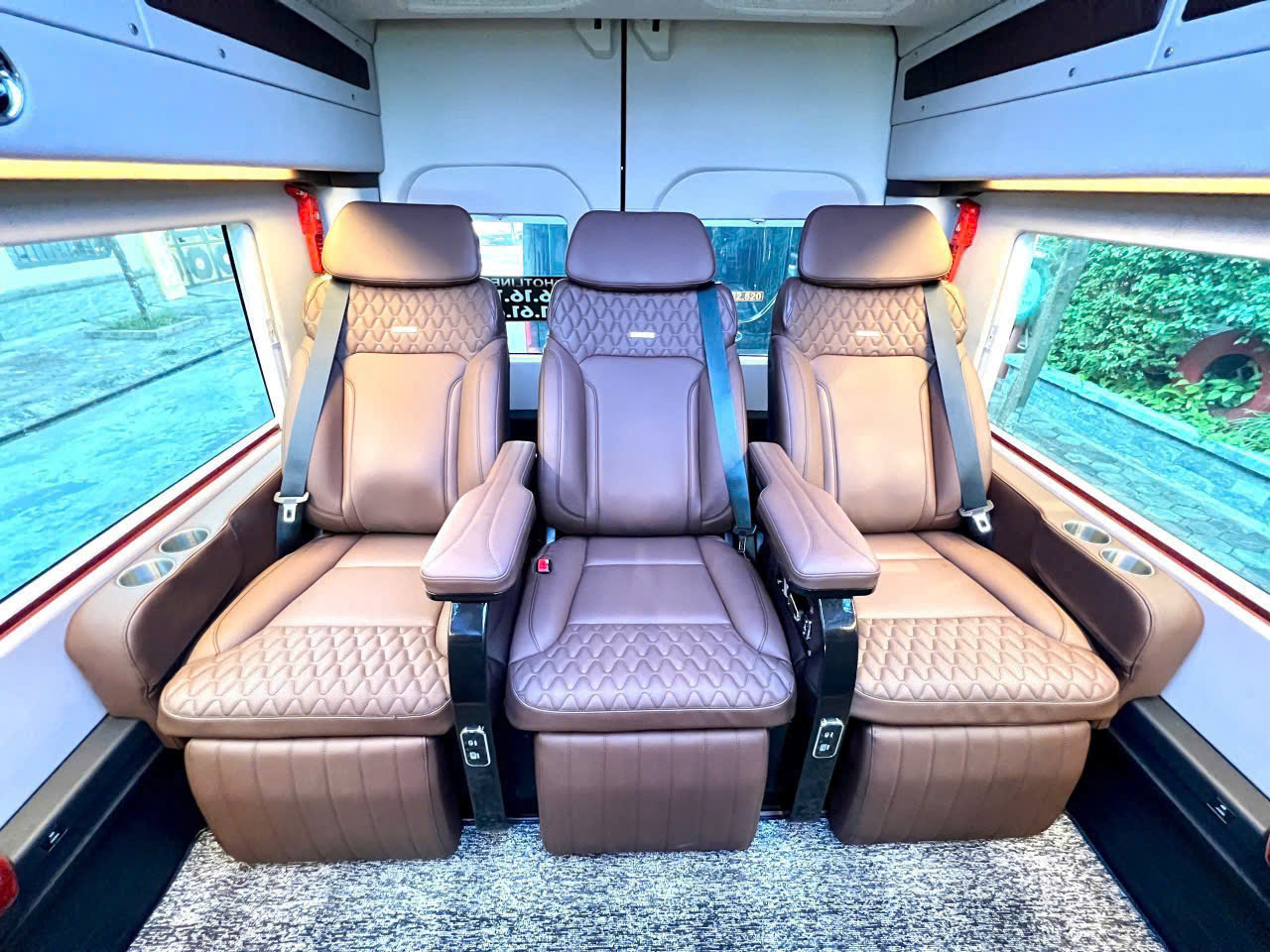 HA NOI / NOI BAI - SAPA ( LIMOSINE 11 SEAT PRIVATE CAR)