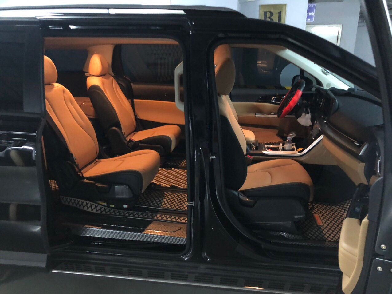 Sky Lake Golf Club Transfer from Hanoi | Limousine & Private Car