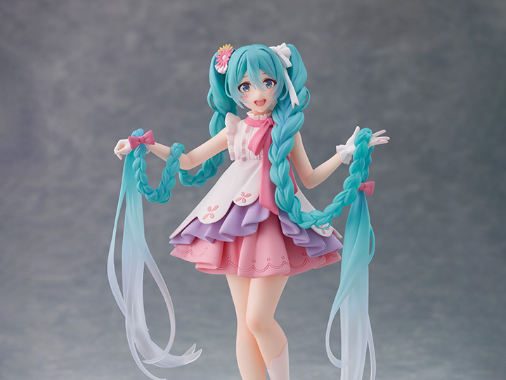 Mô Hình Vocaloid - Hatsune Miku Rapunzel Wonderland Figure Chính Hãng (Taito)