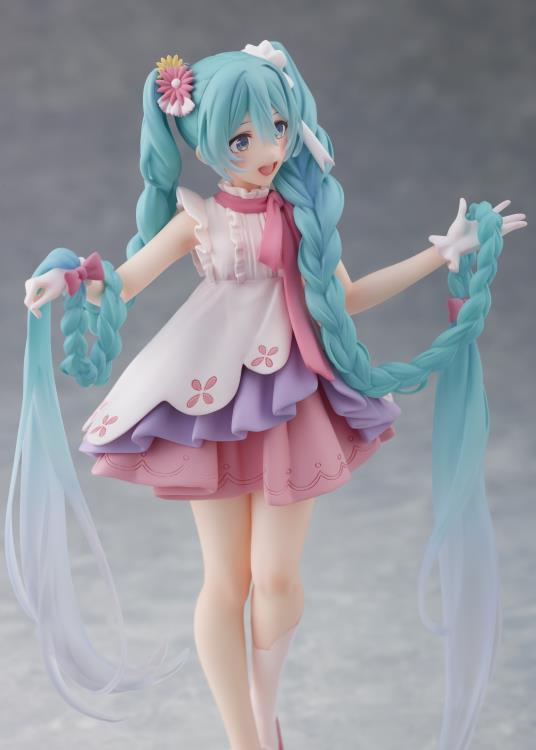 Mô Hình Vocaloid - Hatsune Miku Rapunzel Wonderland Figure Chính Hãng (Taito)