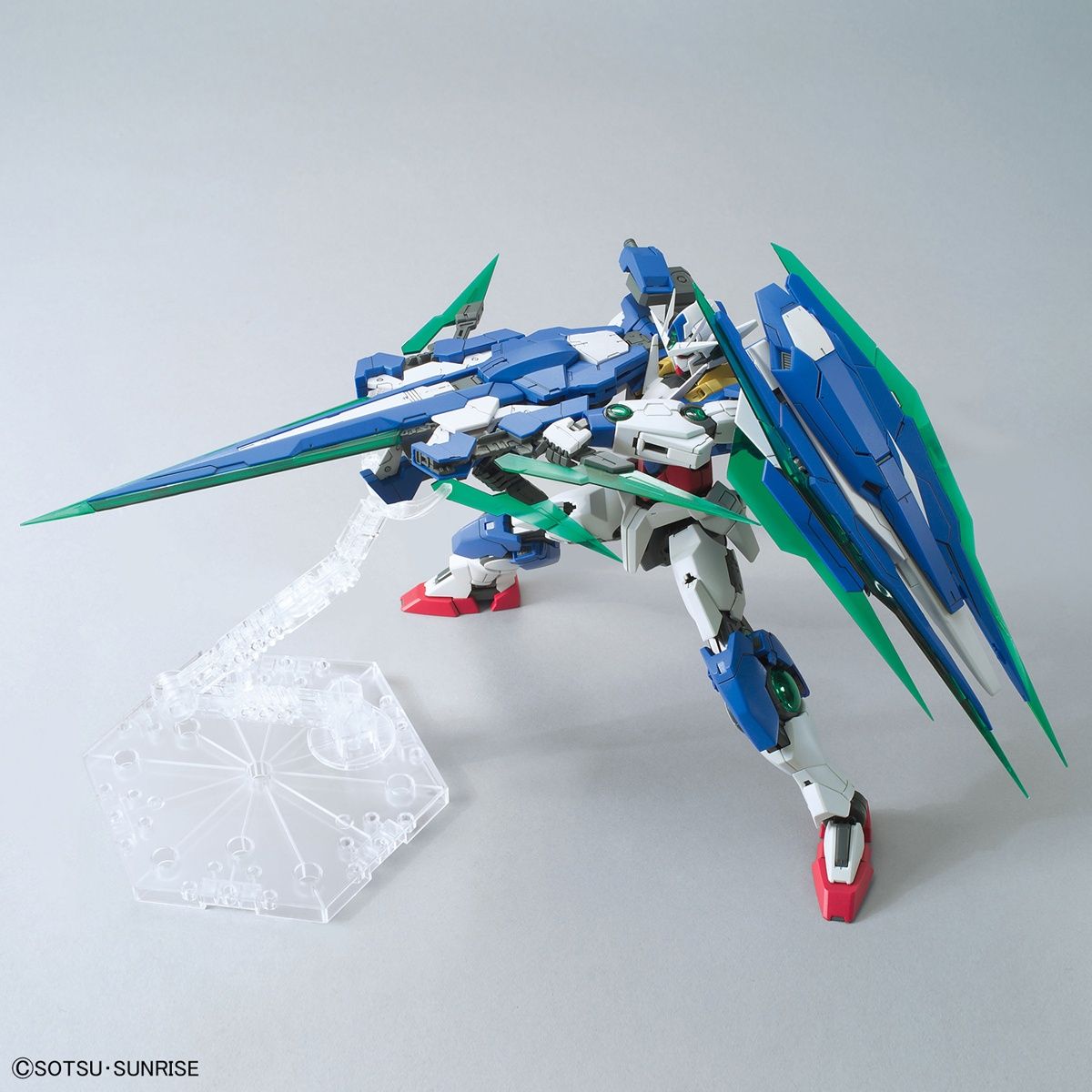 Mô Hình Lắp Ráp Bandai Gundam MG 1/100 QanT Full Saber