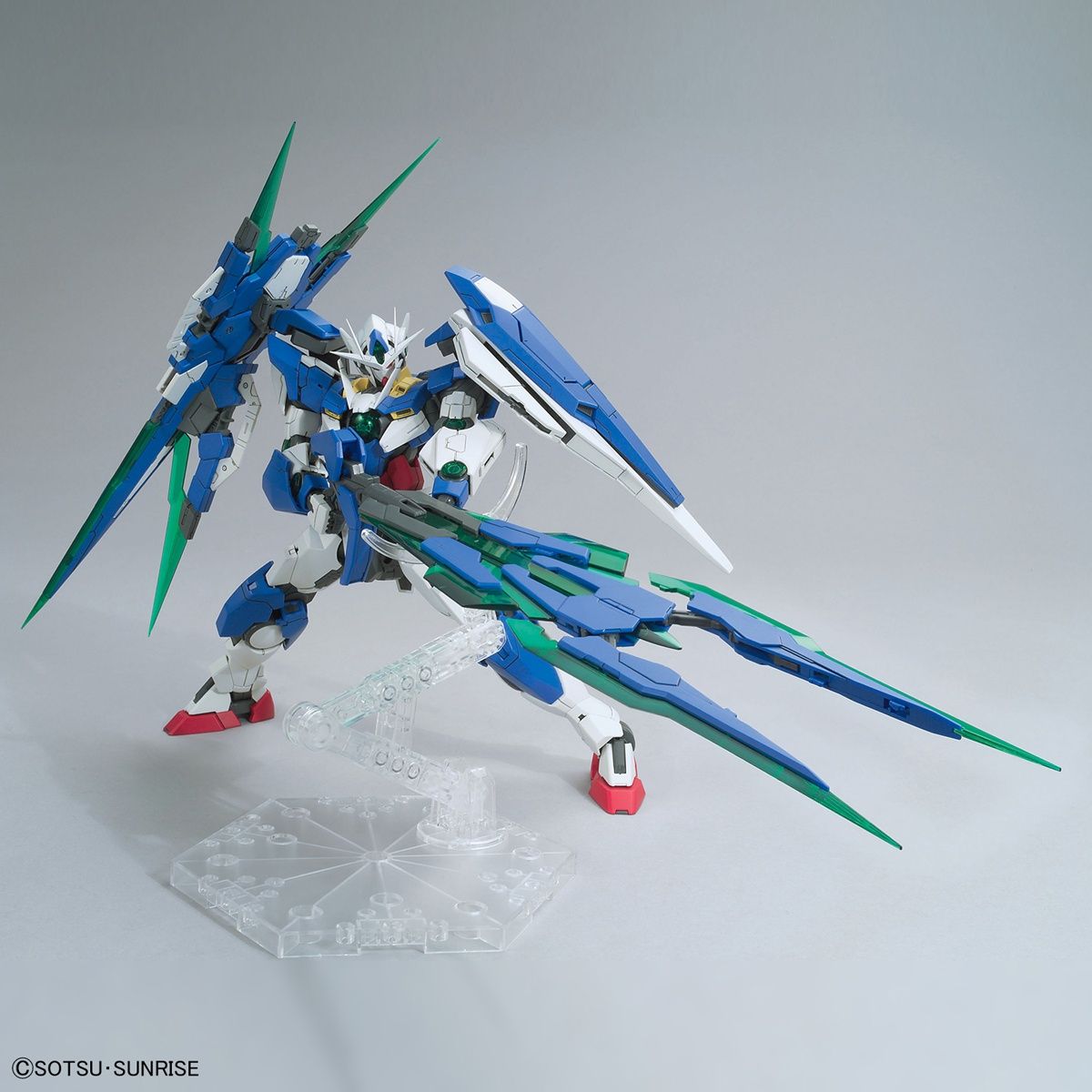Mô Hình Lắp Ráp Bandai Gundam MG 1/100 QanT Full Saber