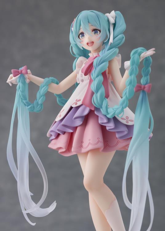 Mô Hình Vocaloid - Hatsune Miku Rapunzel Wonderland Figure Chính Hãng (Taito)
