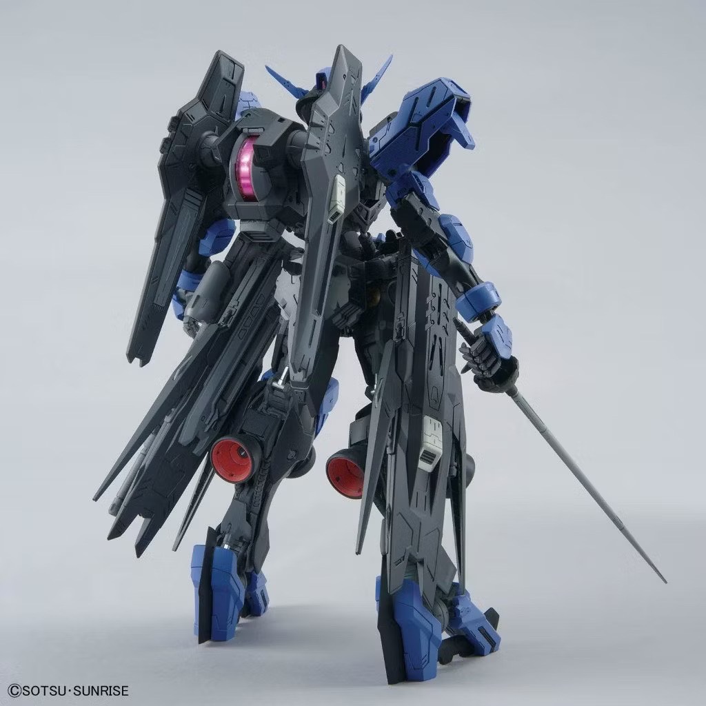 Mô Hình Lắp Ráp Bandai Gundam MG 1/100 Gundam Vidar