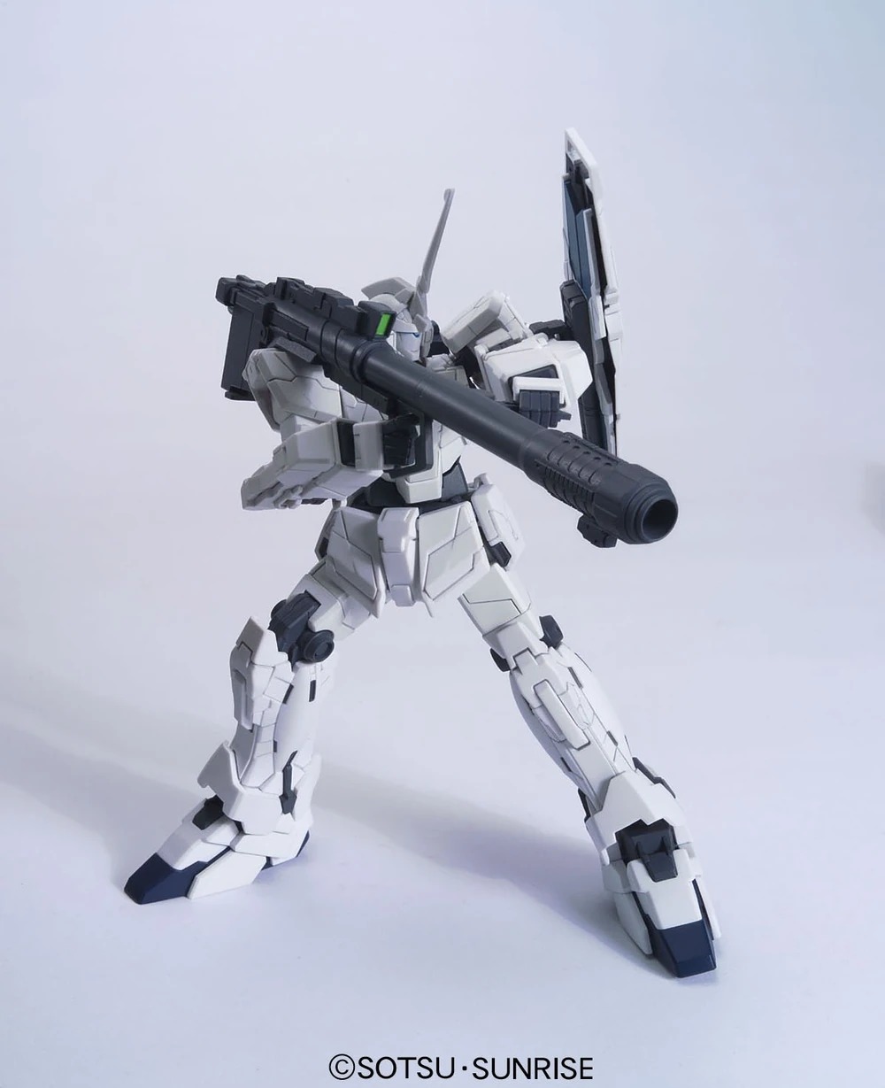 1/144 HGUC RX-0 UNICORN GUNDAM (UNICORN MODE)
