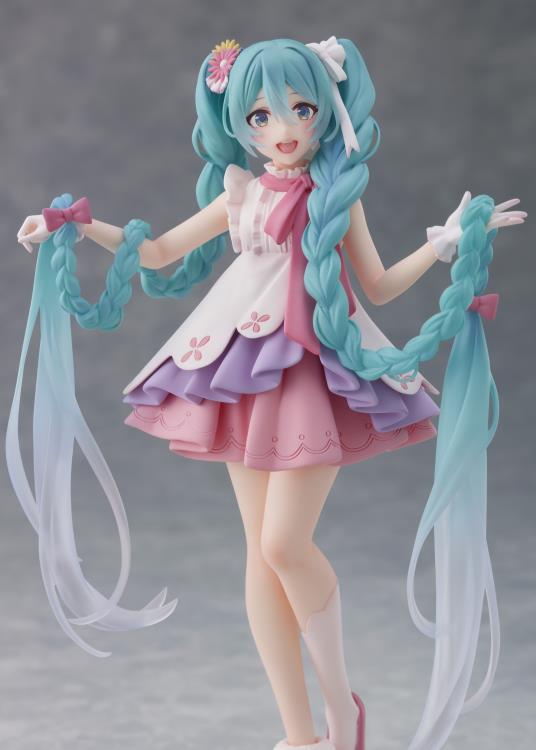 Mô Hình Vocaloid - Hatsune Miku Rapunzel Wonderland Figure Chính Hãng (Taito)