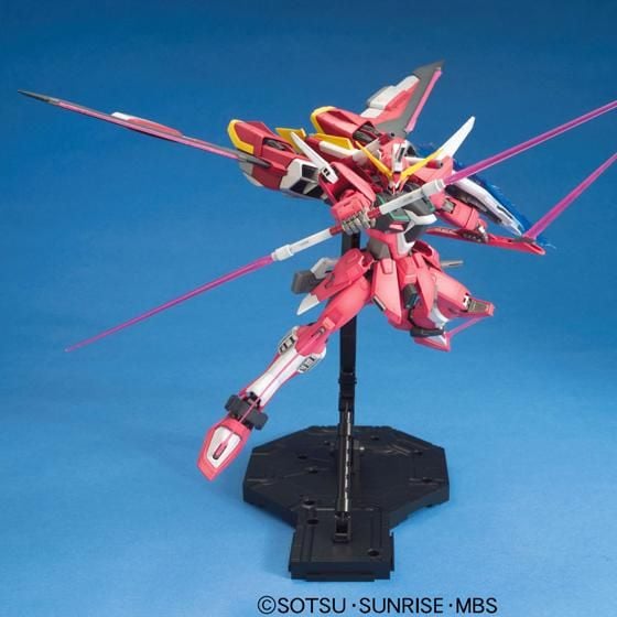 Mô Hình Lắp Ráp Bandai Gundam MG 1/100 Infinite Justice Gundam