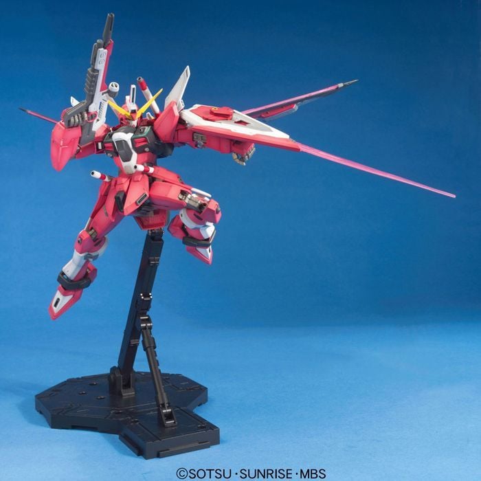 Mô Hình Lắp Ráp Bandai Gundam MG 1/100 Infinite Justice Gundam