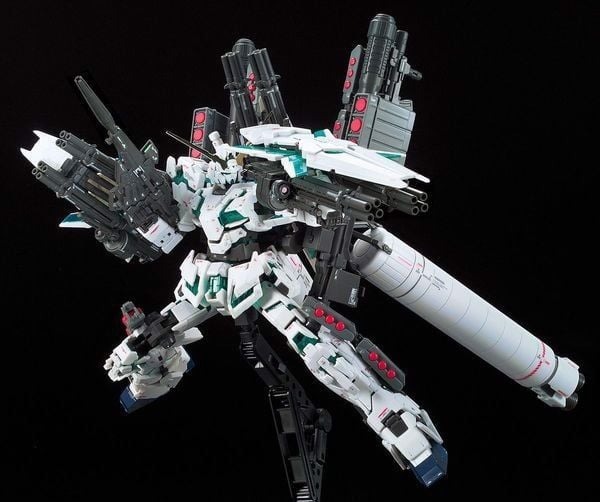 Mô Hình Lắp Ráp Bandai RG 1/144 Full Armor Unicorn Gundam