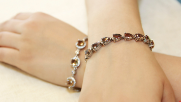 Đá phong thủy cho cô nàng tuổi Dậu