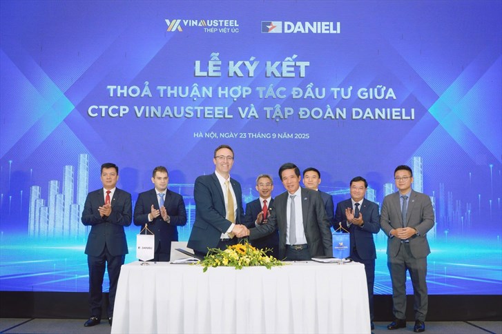 Vinausteel ký kết thoả thuận hợp tác đầu tư cùng Danieli và Vietcombank