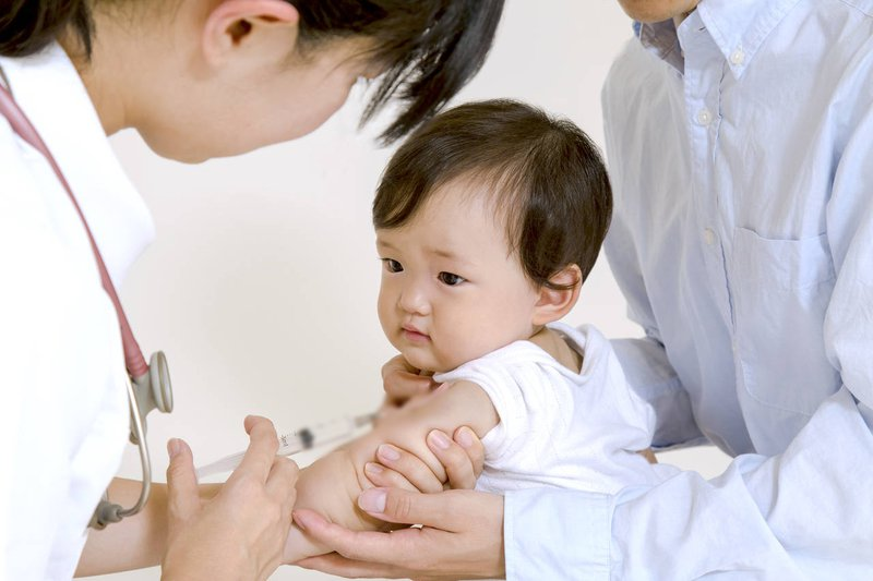 Cách chăm sóc bé sau khi tiêm vacxin phòng dại hiệu quả nhất