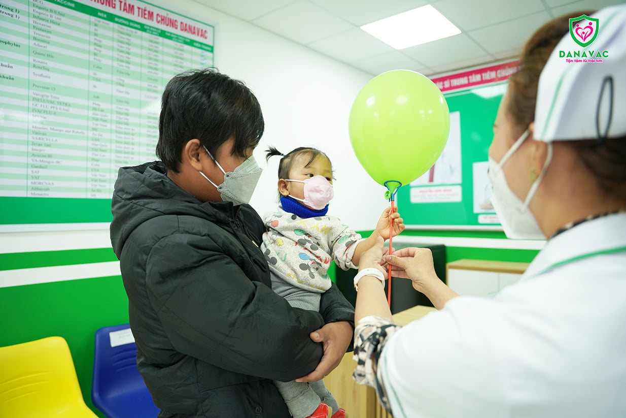 Cách chăm sóc sau tiêm phòng cho trẻ đúng cách để bé mau khỏe sau tiêm