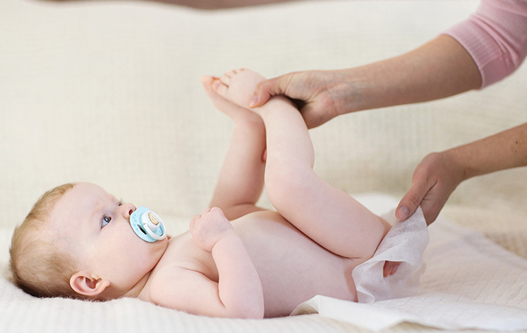 Bé bị tiêu chảy sau khi chủng ngừa có nguy hiểm không