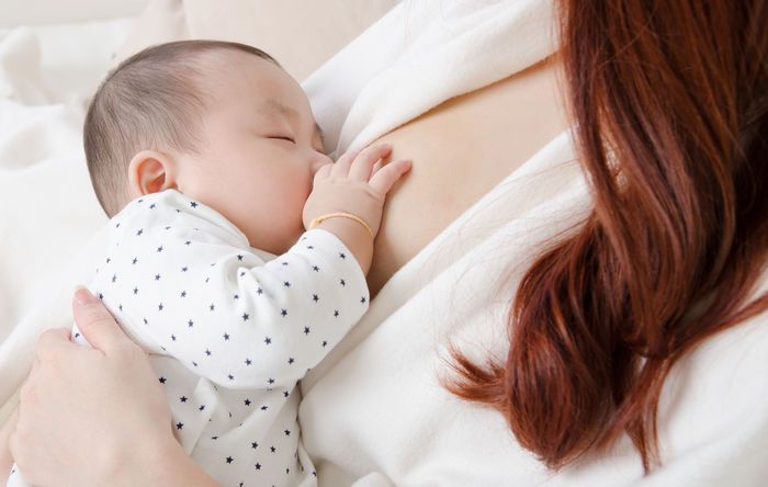 Vì sao nên cho trẻ bú mẹ sớm trong 1 giờ đầu sau sinh? – Góc nhìn chuyên môn từ NeoVita