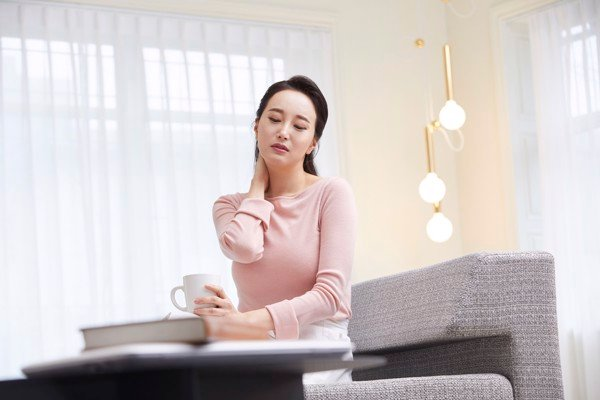 ĐAU CỔ VAI GÁY KHI THỨC DẬY: NGUYÊN NHÂN, DẤU HIỆU VÀ CÁCH PHÒNG NGỪA